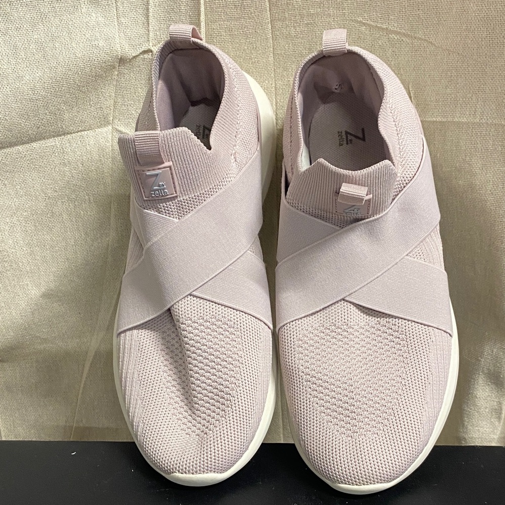 Zella Fitness Slip-On Sneakers in Pale Pink with White Sole 7.5